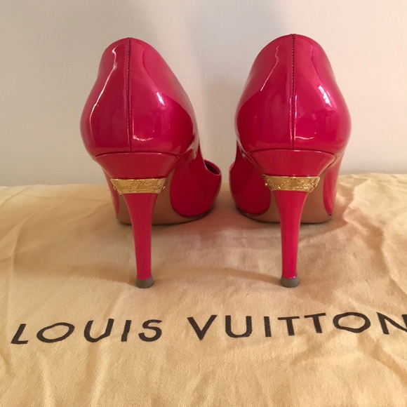 Louis Vuitton pink patent pumps - Picture 3 of 6